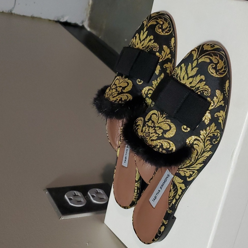 Sz 36 NIB $695 Tabitha Simmons fur slippers